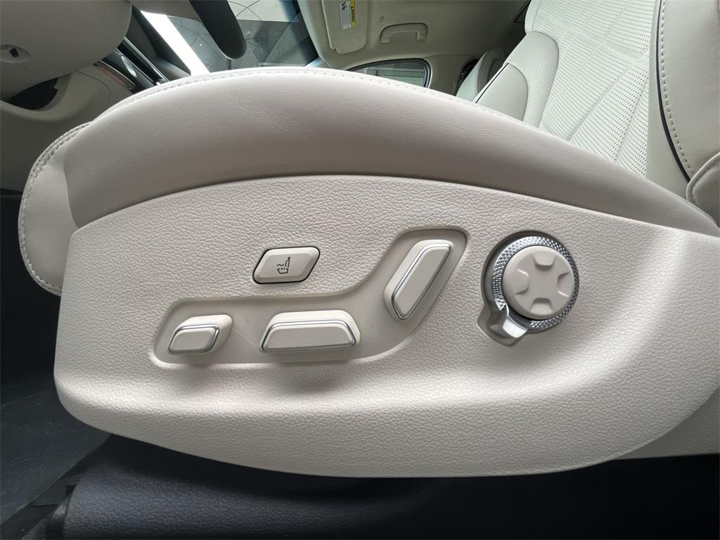 new 2025 Genesis GV80 car, priced at $80,262