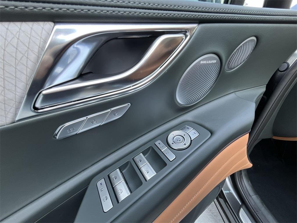 new 2025 Genesis GV80 car, priced at $68,132