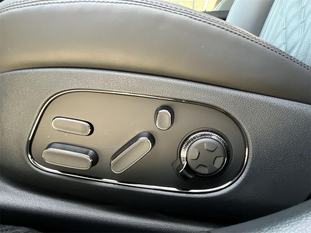 new 2026 Genesis G90 car, priced at $108,200