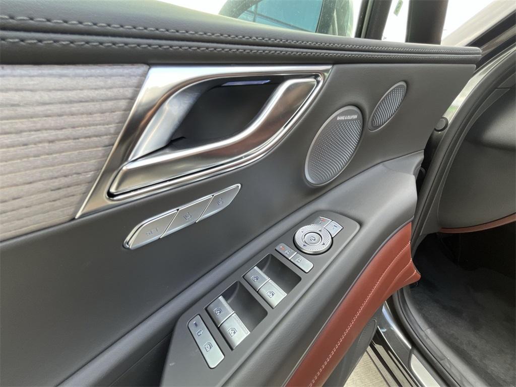 new 2025 Genesis GV80 car, priced at $80,948