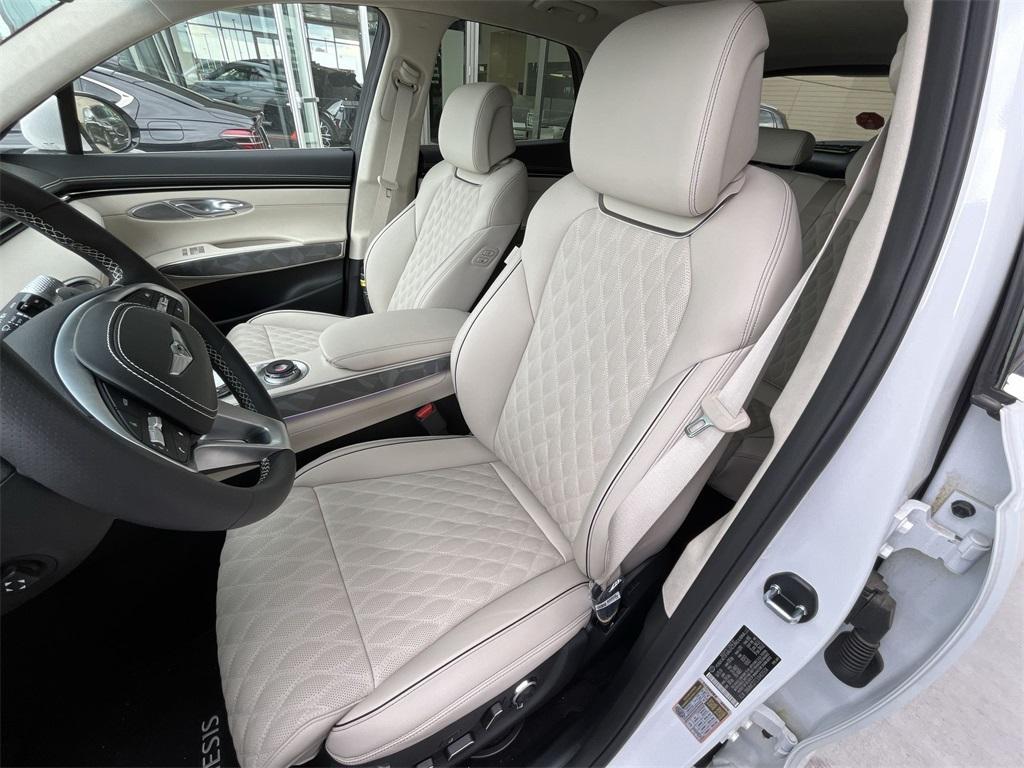 new 2025 Genesis GV70 car, priced at $61,240