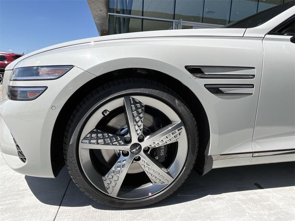 new 2025 Genesis G80 car, priced at $74,912