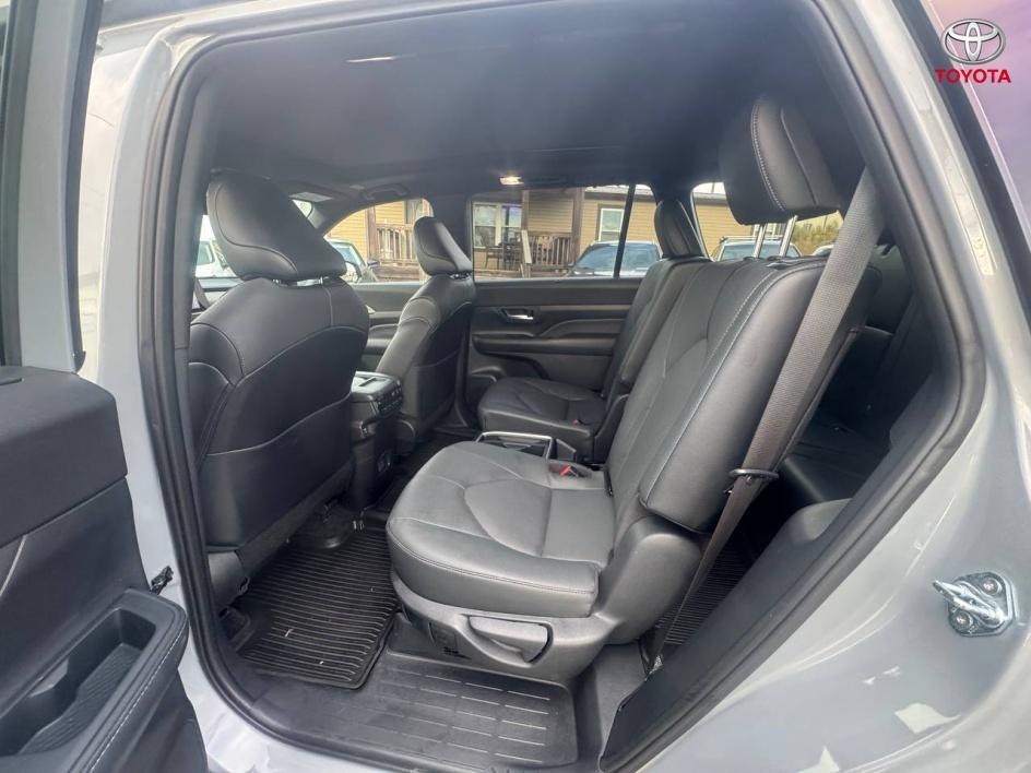 used 2025 Toyota Grand Highlander car, priced at $64,999