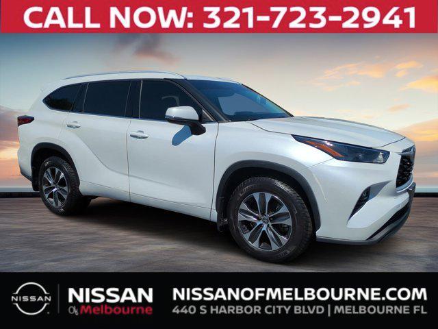 used 2022 Toyota Highlander car, priced at $33,388