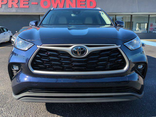 used 2022 Toyota Highlander car, priced at $27,988