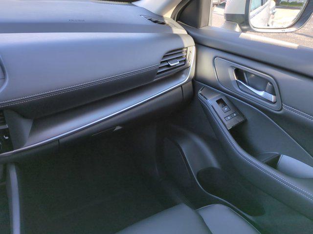 new 2025 Nissan Rogue car, priced at $32,000