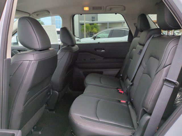 new 2025 Nissan Pathfinder car, priced at $42,025