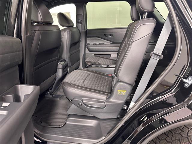 new 2025 Nissan Pathfinder car, priced at $43,595