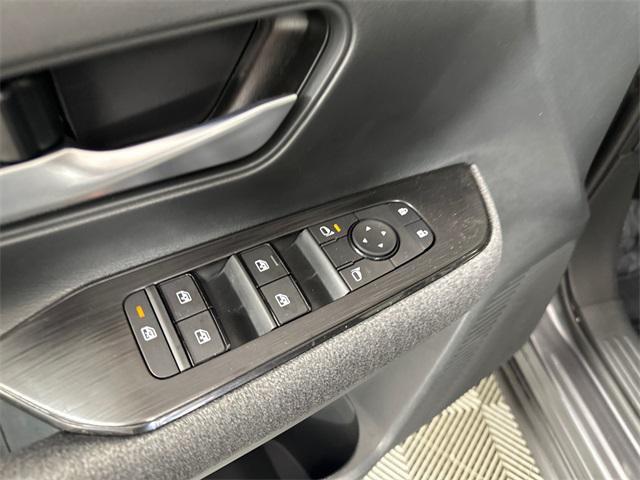 new 2025 Nissan Kicks car, priced at $27,401