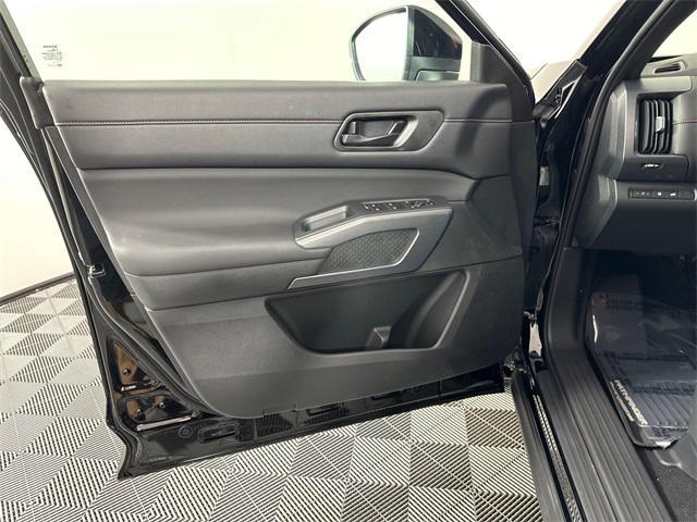 new 2025 Nissan Pathfinder car, priced at $43,595