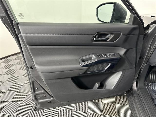 new 2025 Nissan Pathfinder car, priced at $38,770