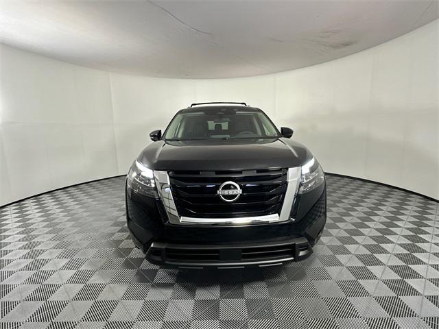 new 2025 Nissan Pathfinder car, priced at $38,776