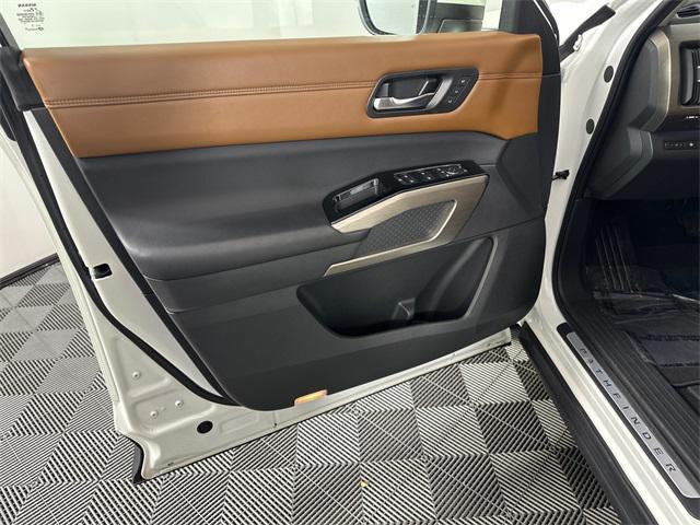 used 2022 Nissan Pathfinder car, priced at $32,998