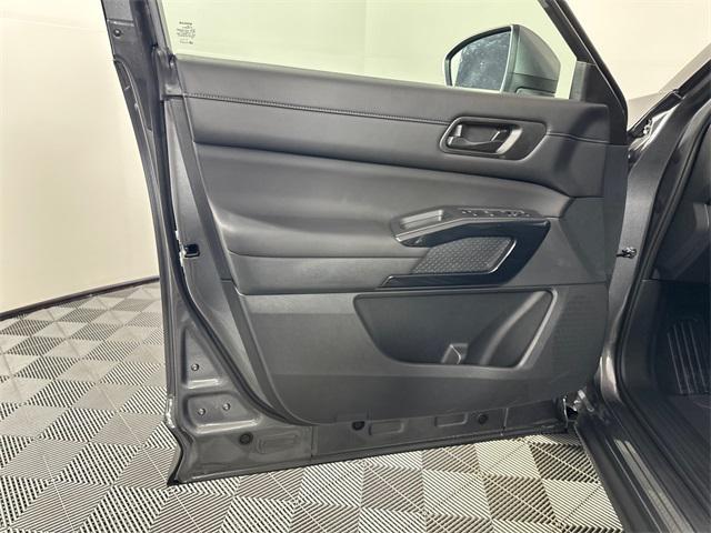 new 2025 Nissan Pathfinder car, priced at $38,776