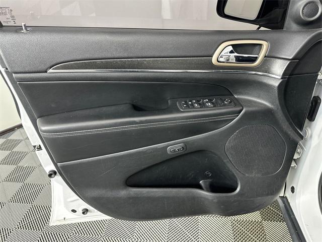 used 2015 Jeep Grand Cherokee car, priced at $12,998
