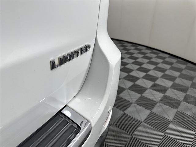 used 2015 Jeep Grand Cherokee car, priced at $12,998