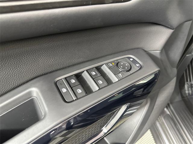 new 2025 Nissan Pathfinder car, priced at $38,851