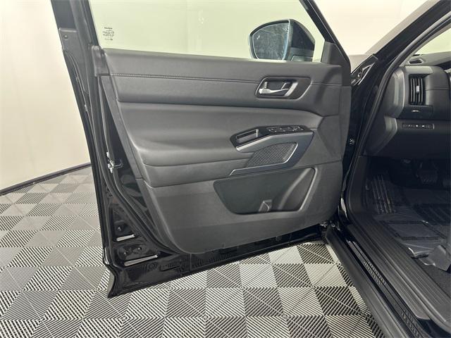 new 2025 Nissan Pathfinder car, priced at $44,506