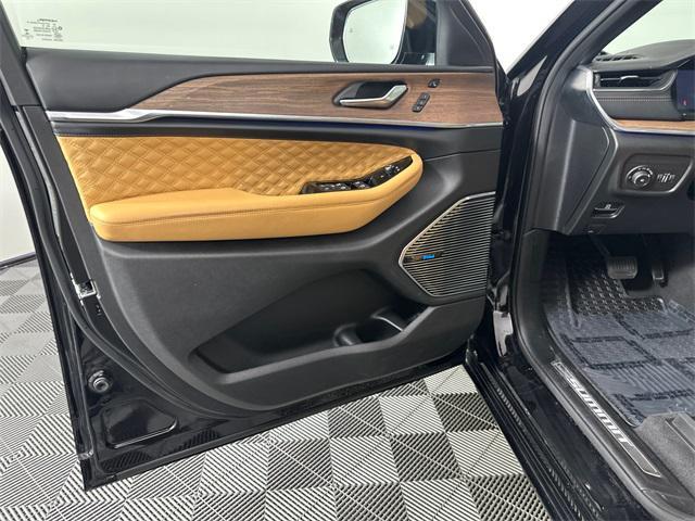 used 2022 Jeep Grand Cherokee car, priced at $36,998