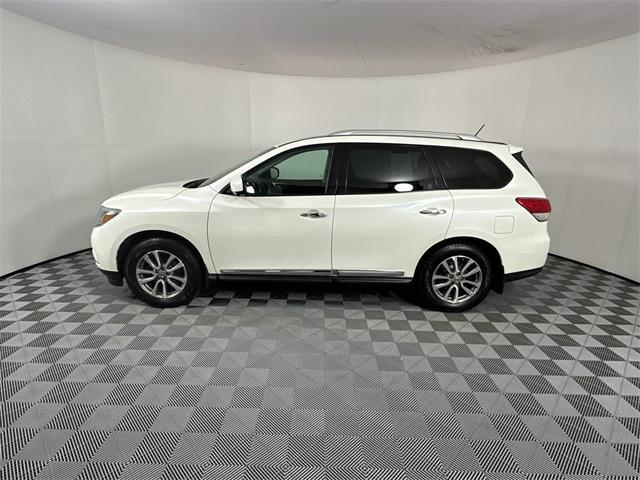 used 2016 Nissan Pathfinder car, priced at $10,998