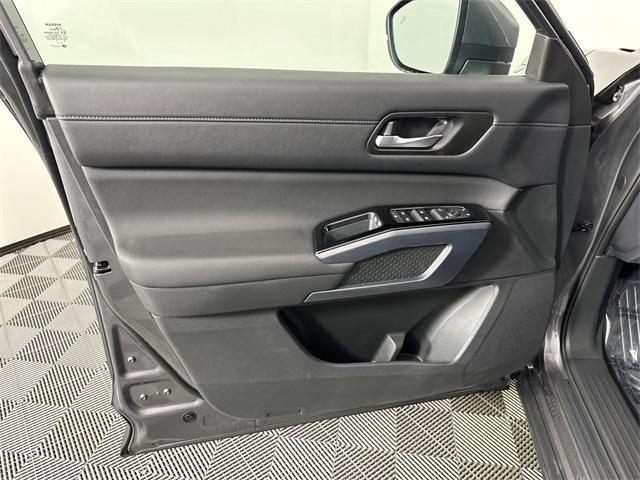 new 2025 Nissan Pathfinder car, priced at $44,506