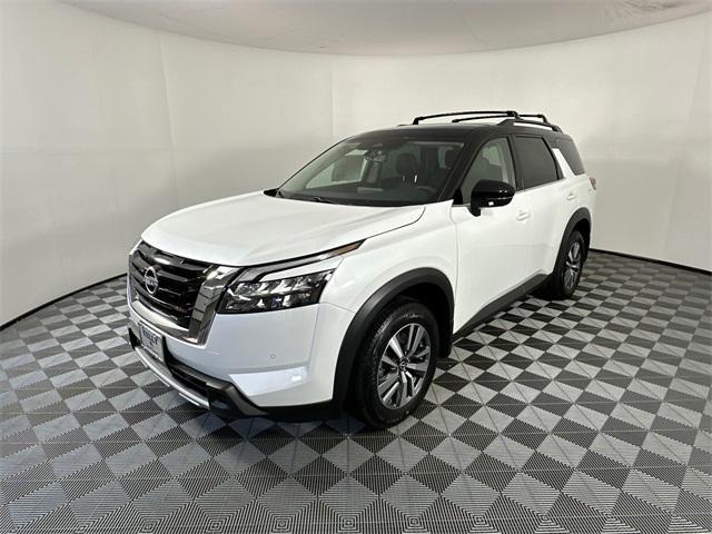 new 2025 Nissan Pathfinder car, priced at $42,202