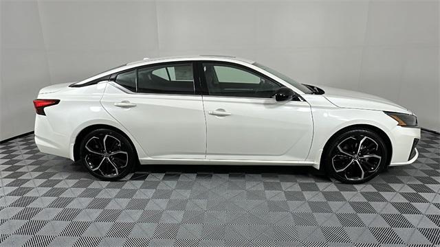 new 2024 Nissan Altima car, priced at $30,222