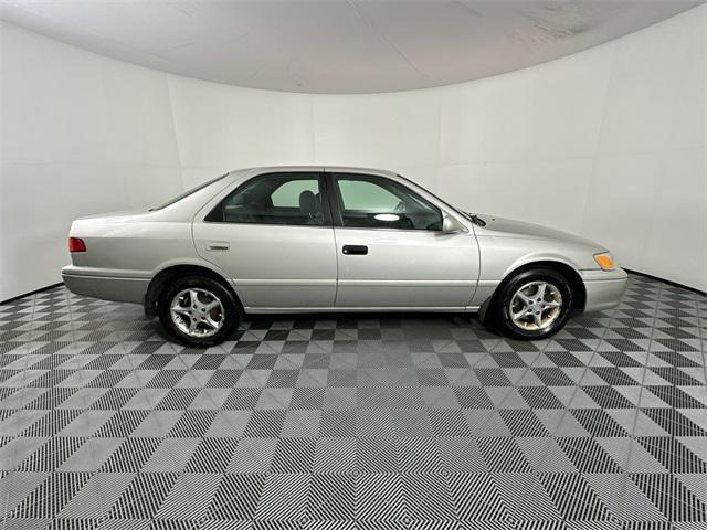 used 2001 Toyota Camry car, priced at $5,998
