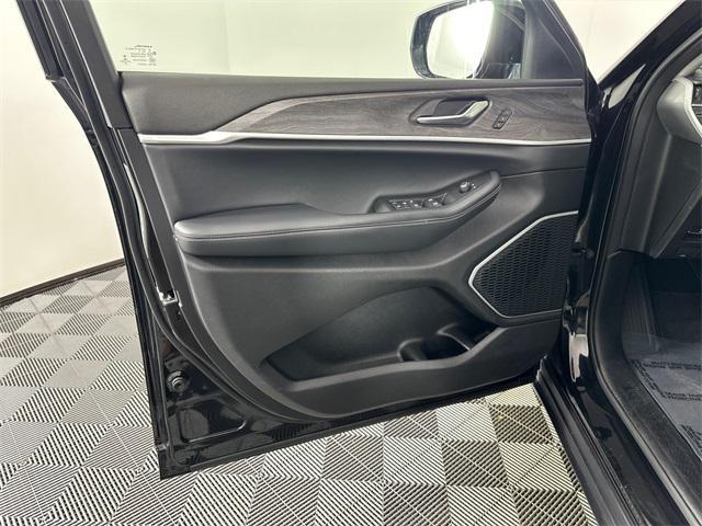used 2021 Jeep Grand Cherokee L car, priced at $26,998