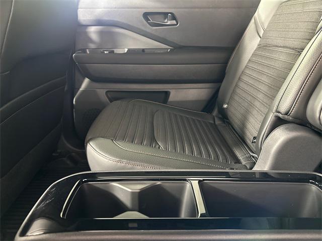 new 2025 Nissan Pathfinder car, priced at $41,620