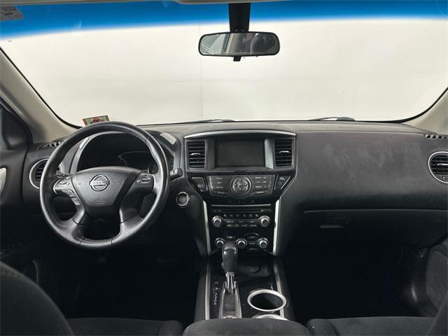 used 2013 Nissan Pathfinder car