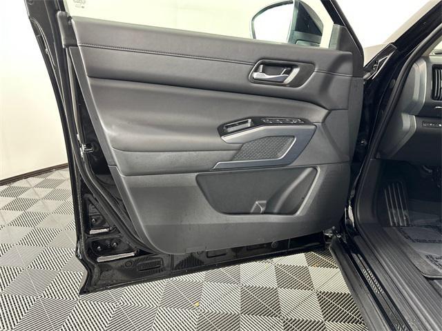 new 2025 Nissan Pathfinder car, priced at $42,173