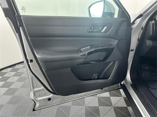 new 2025 Nissan Pathfinder car, priced at $40,483