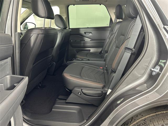 new 2025 Nissan Pathfinder car, priced at $48,526