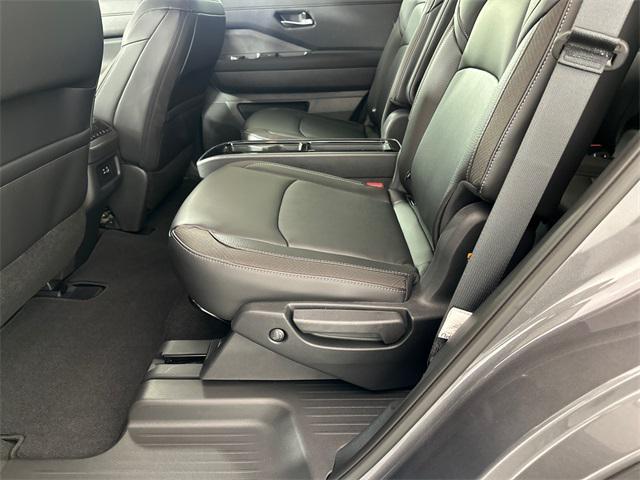 new 2025 Nissan Pathfinder car, priced at $44,506