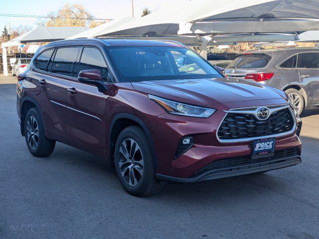 used 2021 Toyota Highlander car, priced at $37,999