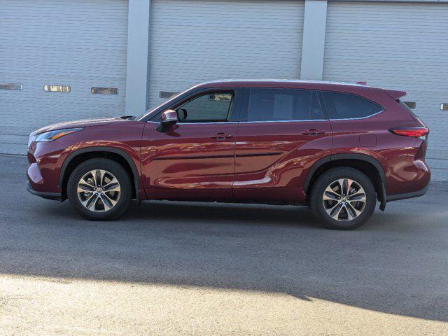 used 2021 Toyota Highlander car, priced at $37,999