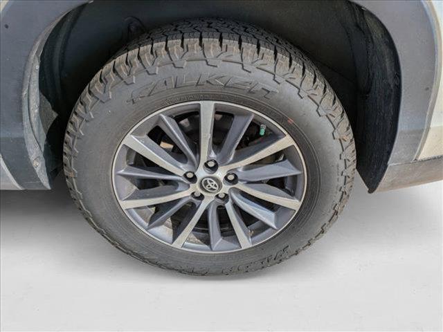 used 2017 Toyota Highlander car, priced at $13,749