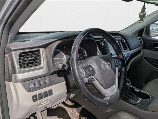 used 2017 Toyota Highlander car, priced at $13,749