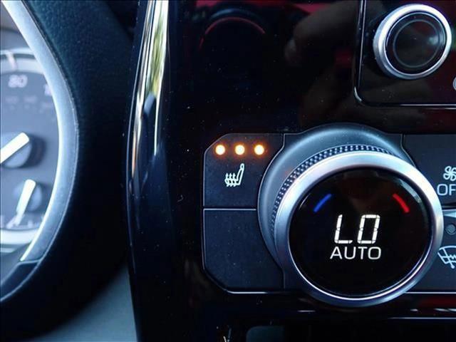 used 2022 Toyota Highlander car, priced at $34,999