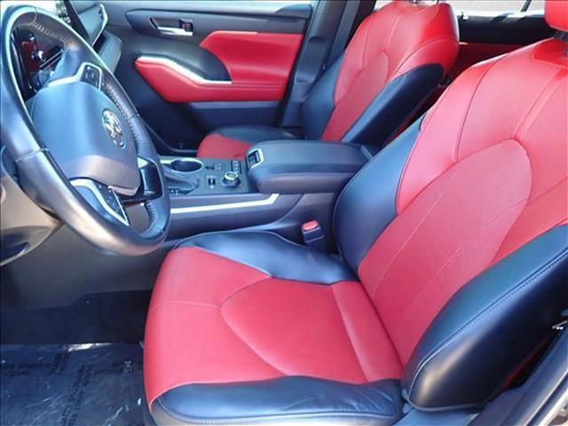 used 2022 Toyota Highlander car, priced at $34,999