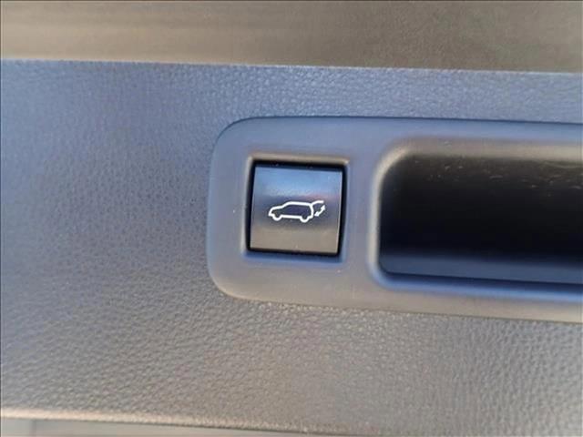 used 2022 Toyota Highlander car, priced at $34,999