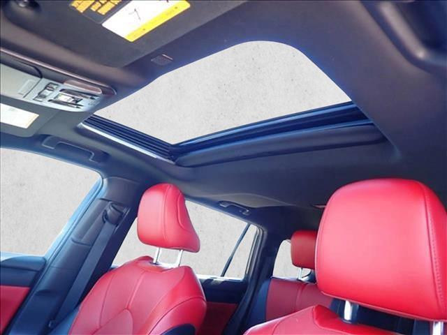 used 2022 Toyota Highlander car, priced at $34,999