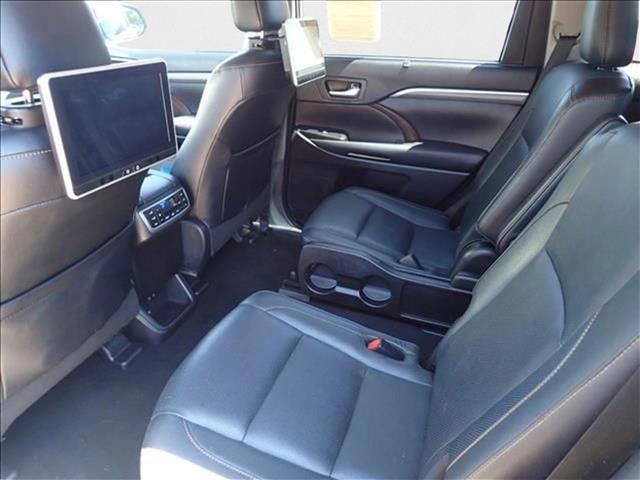 used 2019 Toyota Highlander Hybrid car, priced at $27,499
