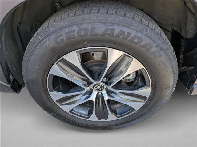 used 2021 Toyota Highlander car, priced at $25,999