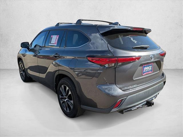 used 2021 Toyota Highlander car, priced at $25,999
