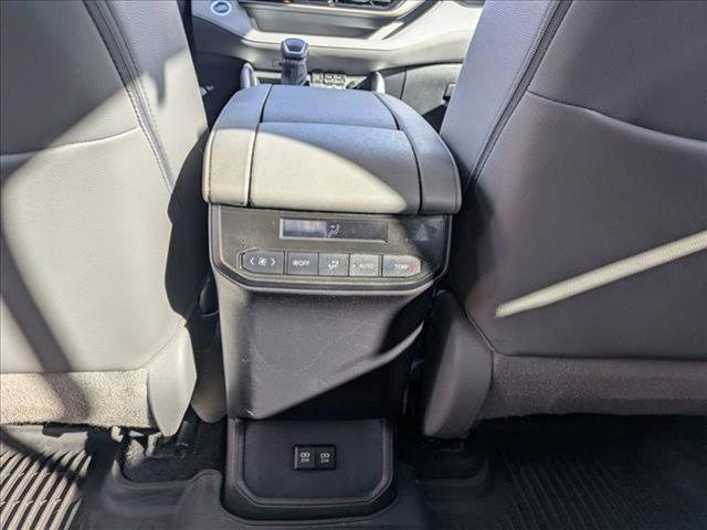 used 2021 Toyota Highlander car, priced at $25,999