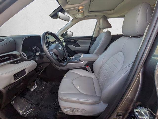 used 2021 Toyota Highlander car, priced at $25,999
