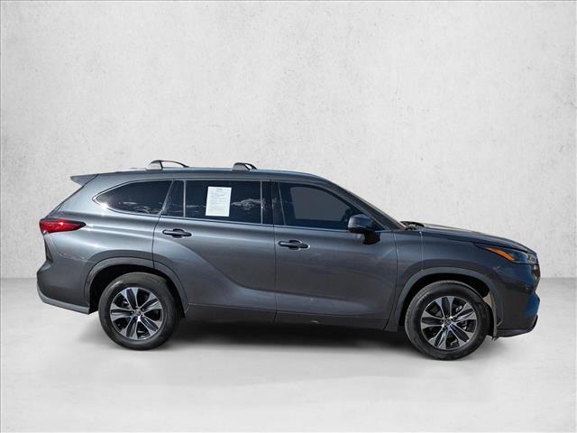 used 2021 Toyota Highlander car, priced at $25,999