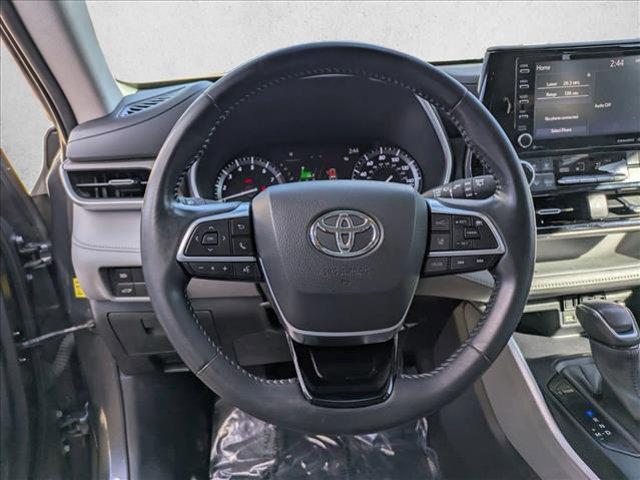 used 2021 Toyota Highlander car, priced at $25,999